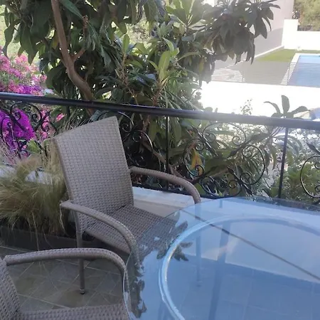 Evas House Karababás